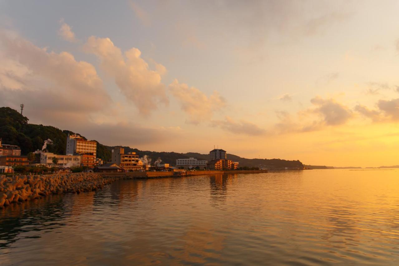 Iseya, Seaview Private Oceanside Bath Hotel Unzen Exterior photo